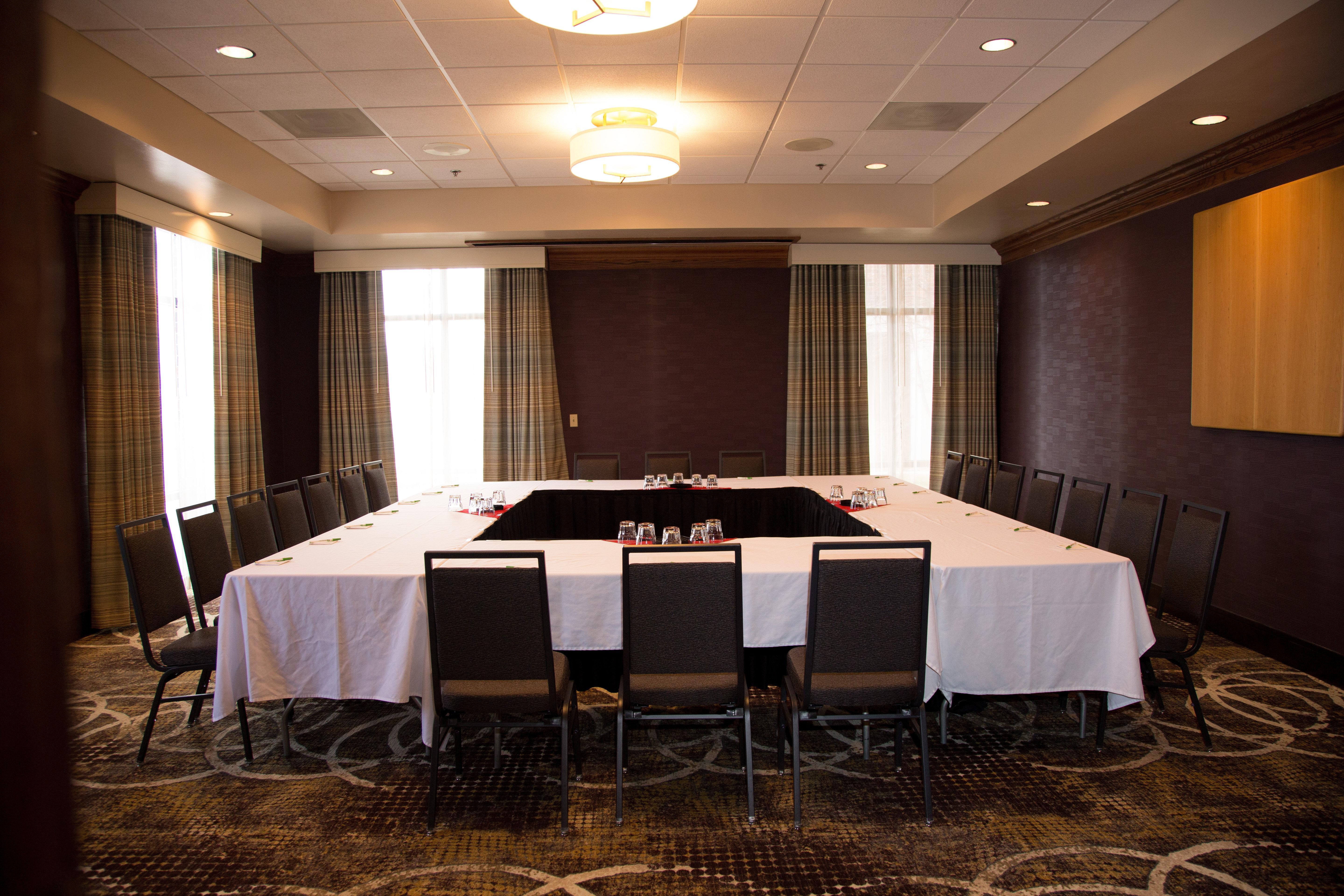 Doubletree By Hilton Rapid City Downtown Convention Center Экстерьер фото